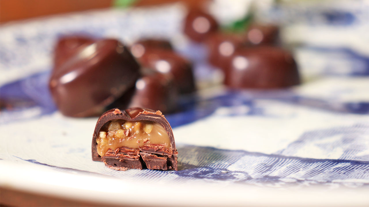 Bonbons au chocolat fourrés caramel
